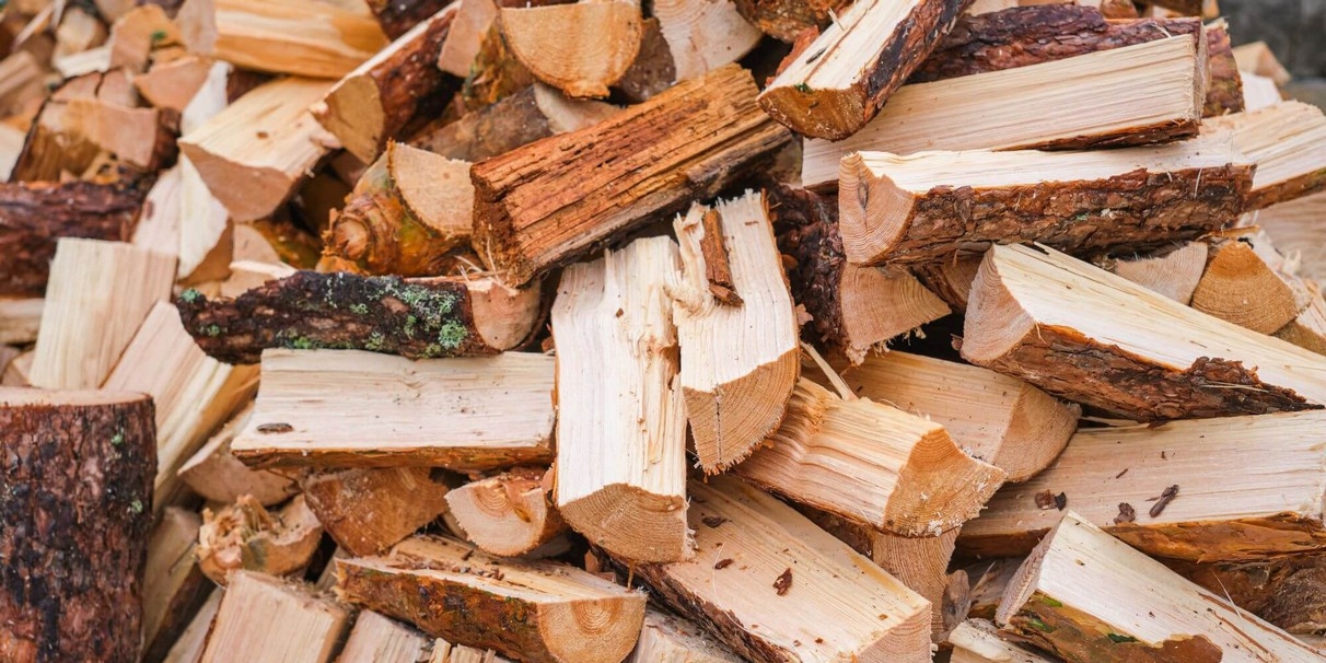 Bois de chauffage à la vente chez Ty Gravillons