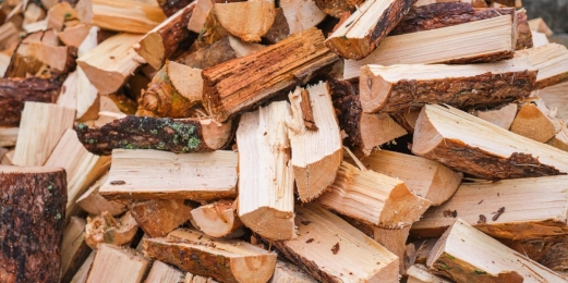 Bois de chauffage à la vente chez Ty Gravillons